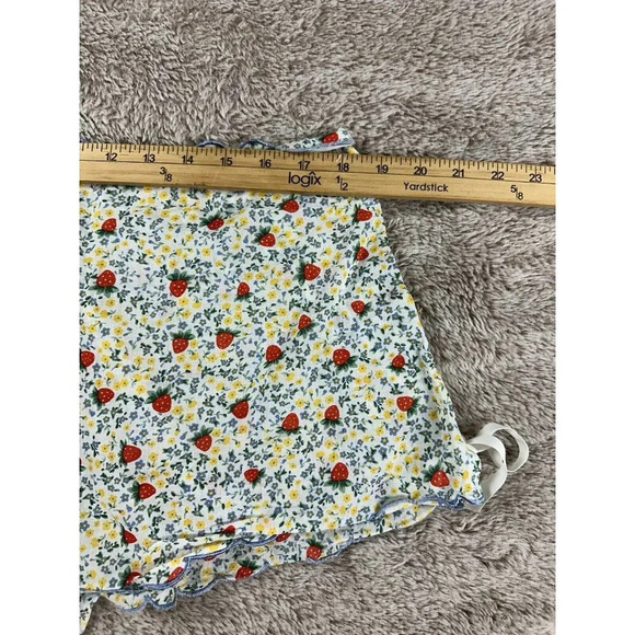For love & lemons Women’s strawberry kiss shorts Size L - Picture 12 of 16